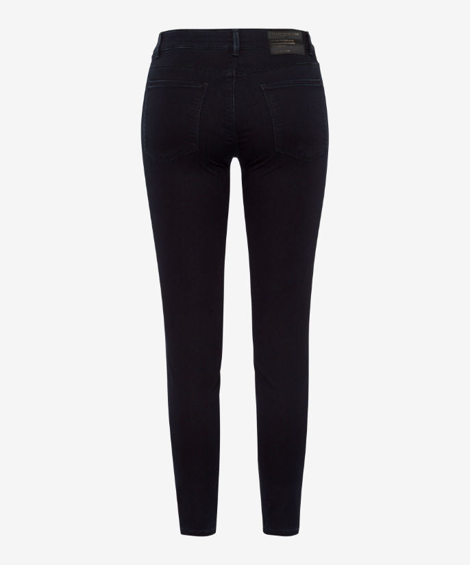 Five-Pocket Jeans in a Shortened Silhouette