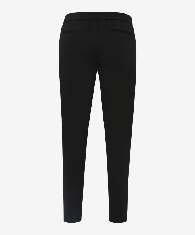 Jog Pants in a Sporty Look