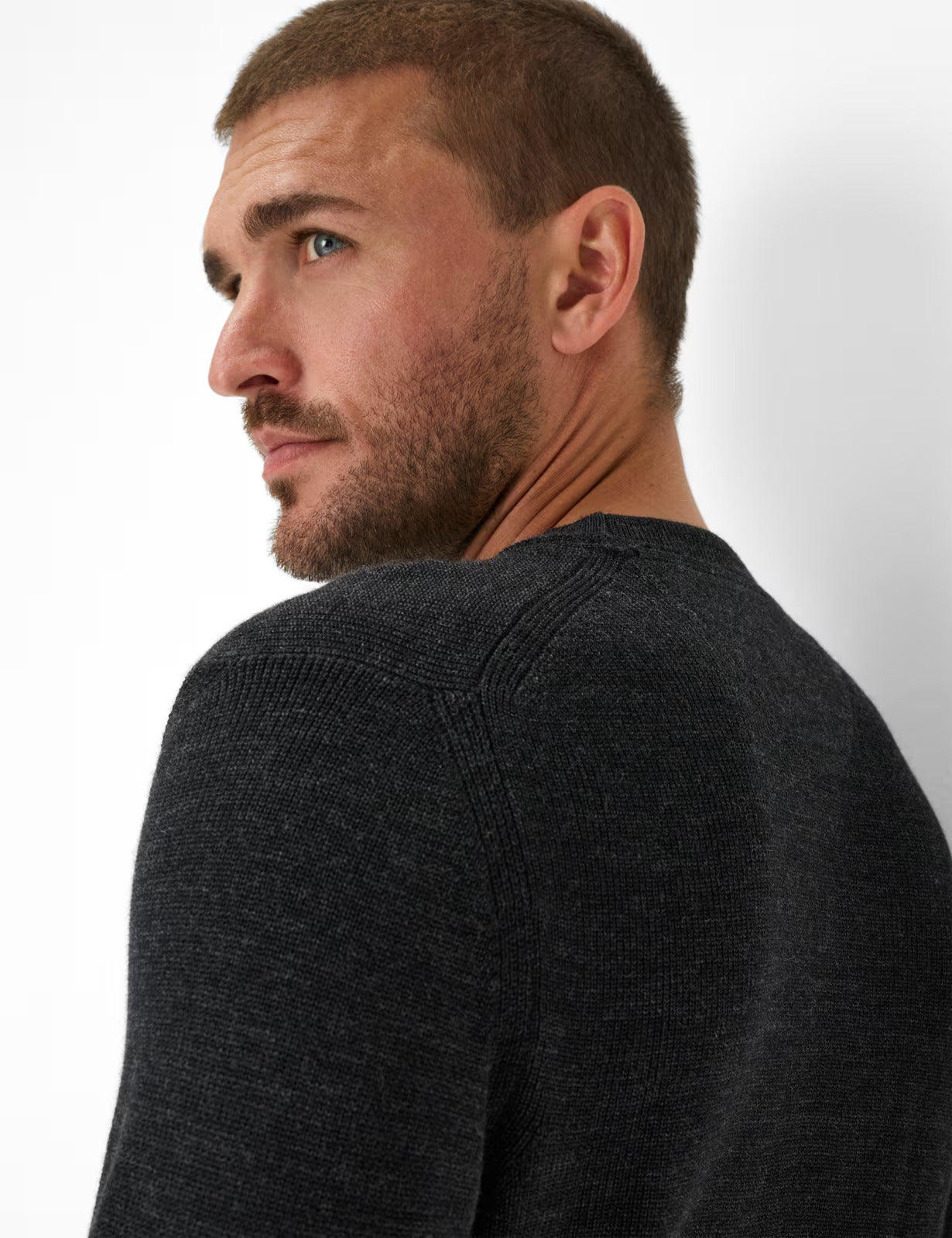 圓領長袖套頭毛衣