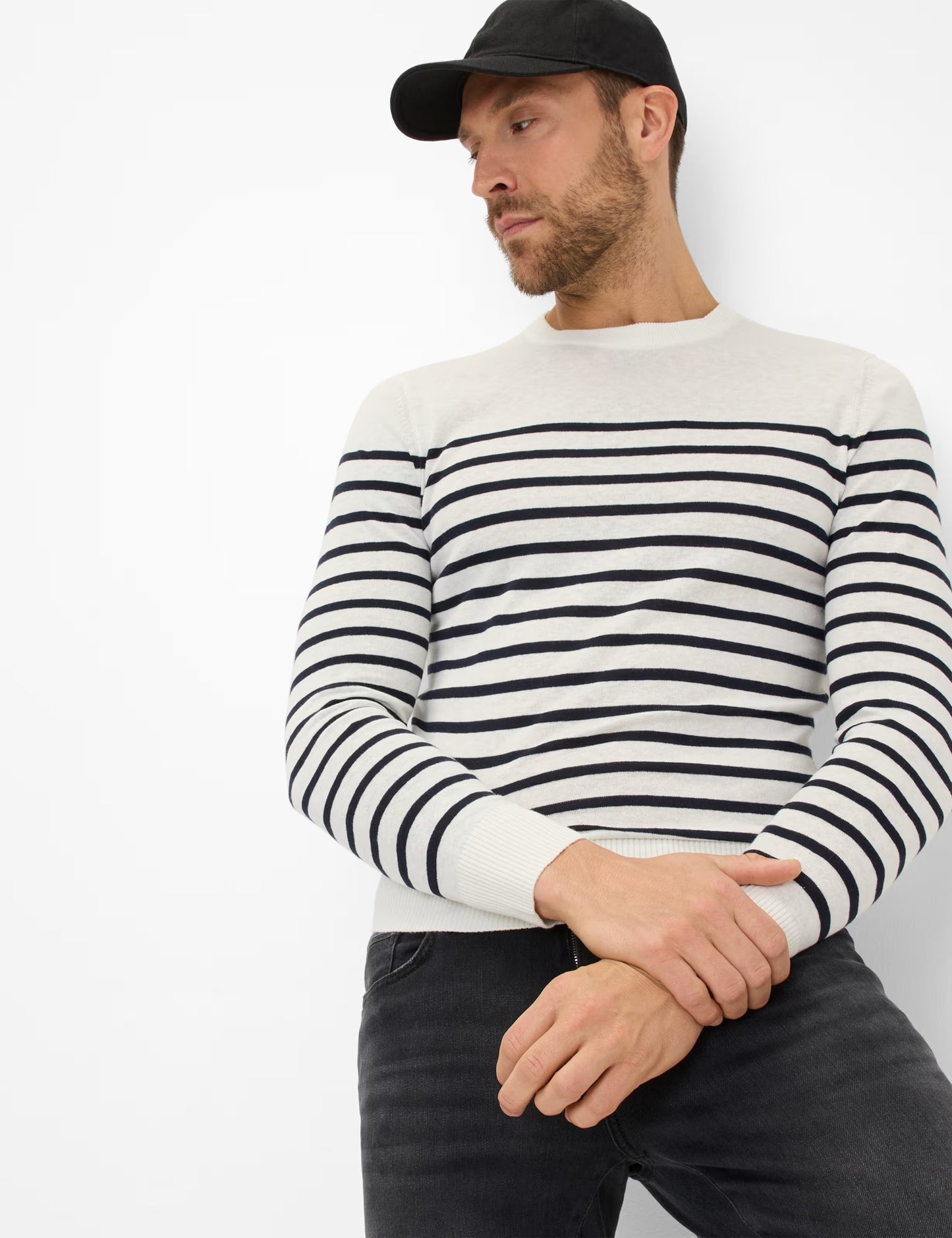 圓領條紋針織上衣