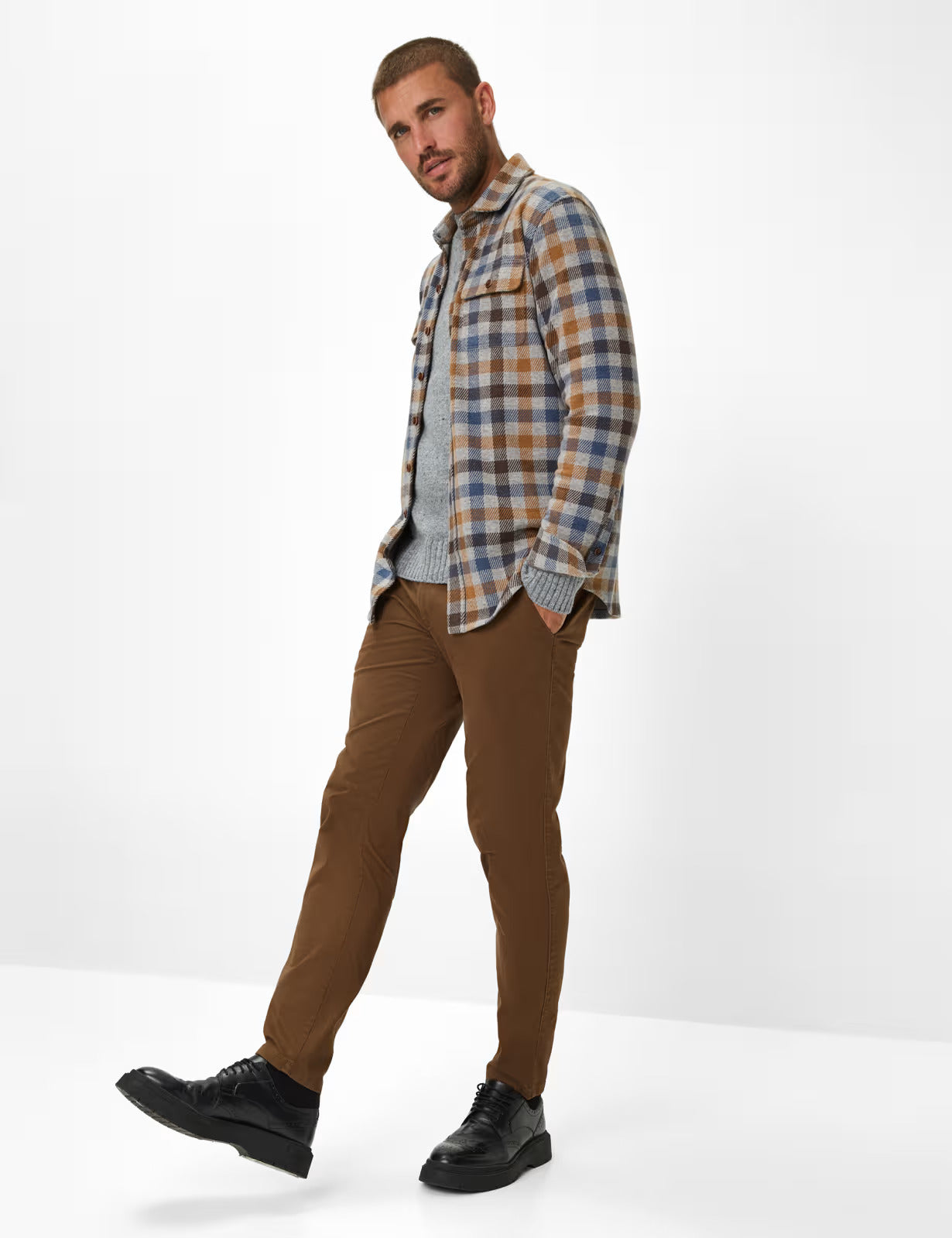 粗花呢外觀圓領羊毛針織套頭衫