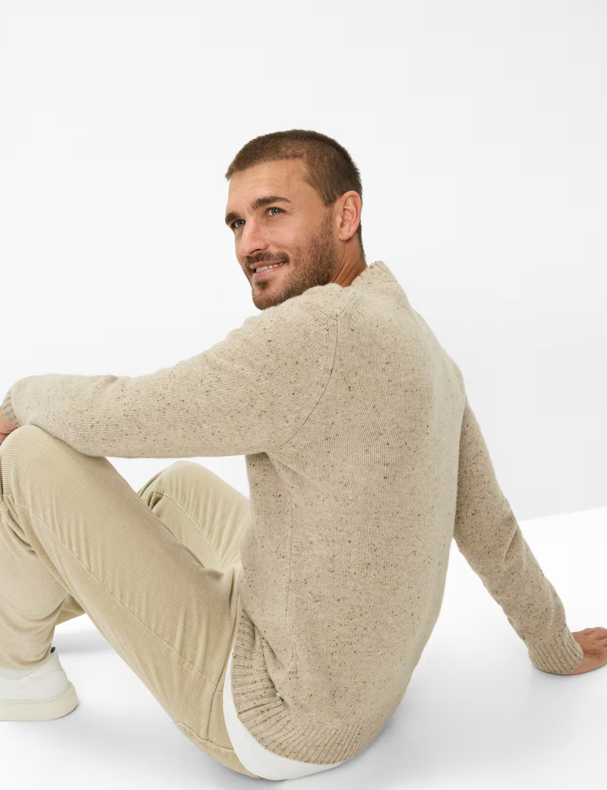 粗花呢外觀圓領羊毛針織套頭衫