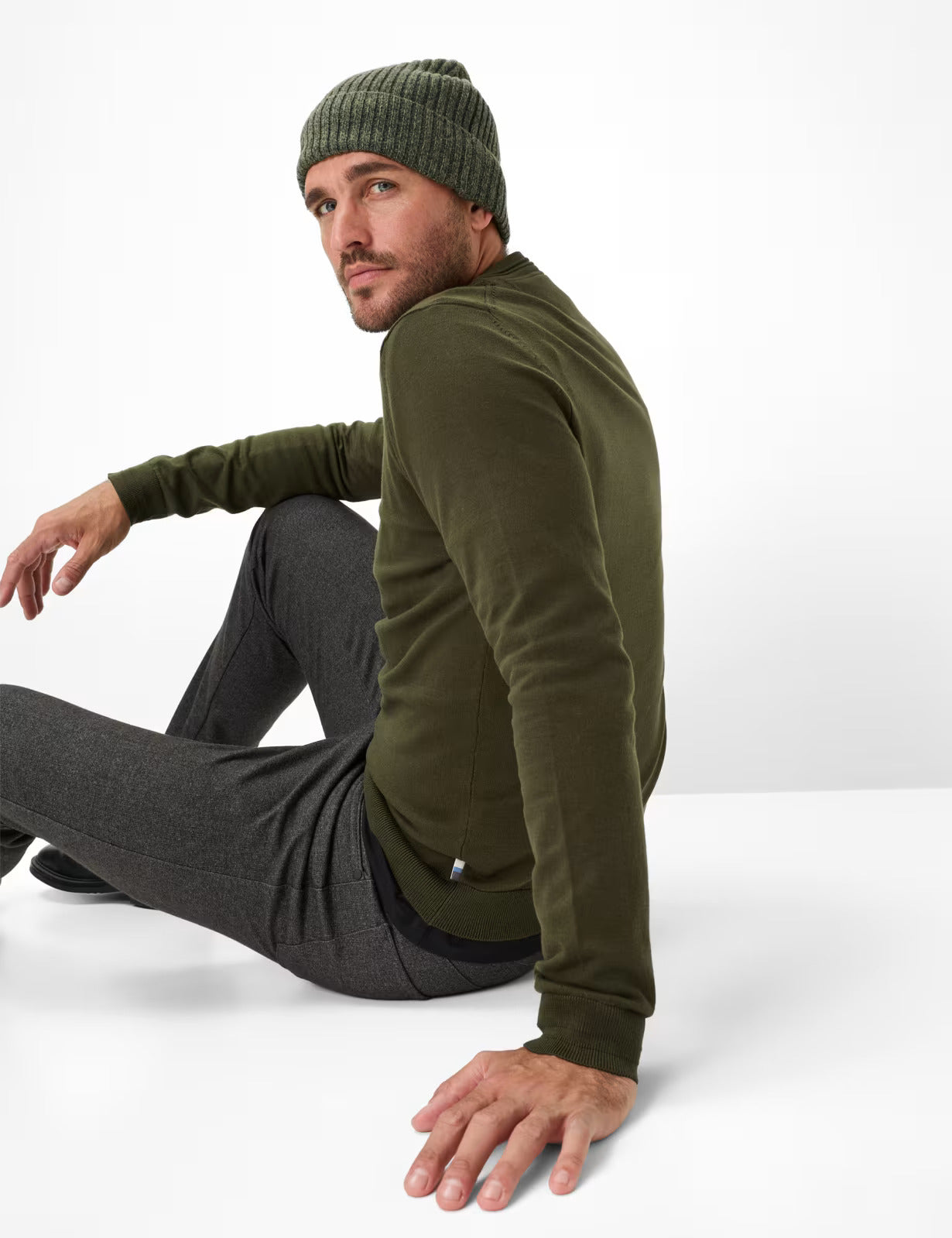 圓領長袖套頭毛衣