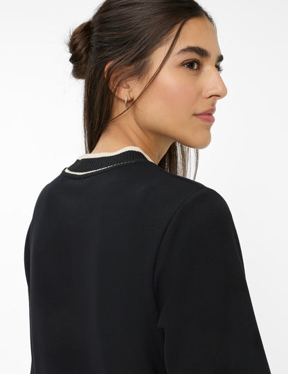 撞色飾邊高領休閒上衣