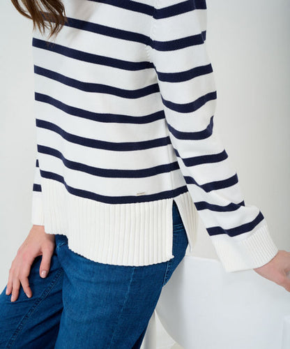 Pullover with Smart Horizontally Striped Look