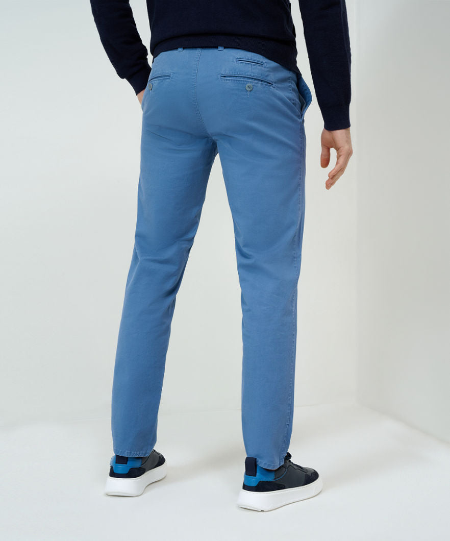 Ultra-elastic Slim Chinos