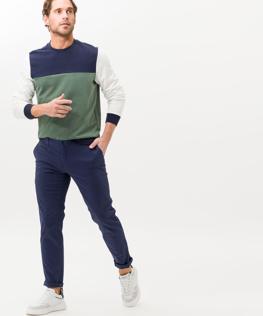 Ultra-elastic Slim Chinos