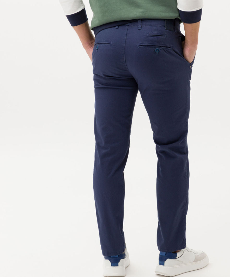 Ultra-elastic Slim Chinos