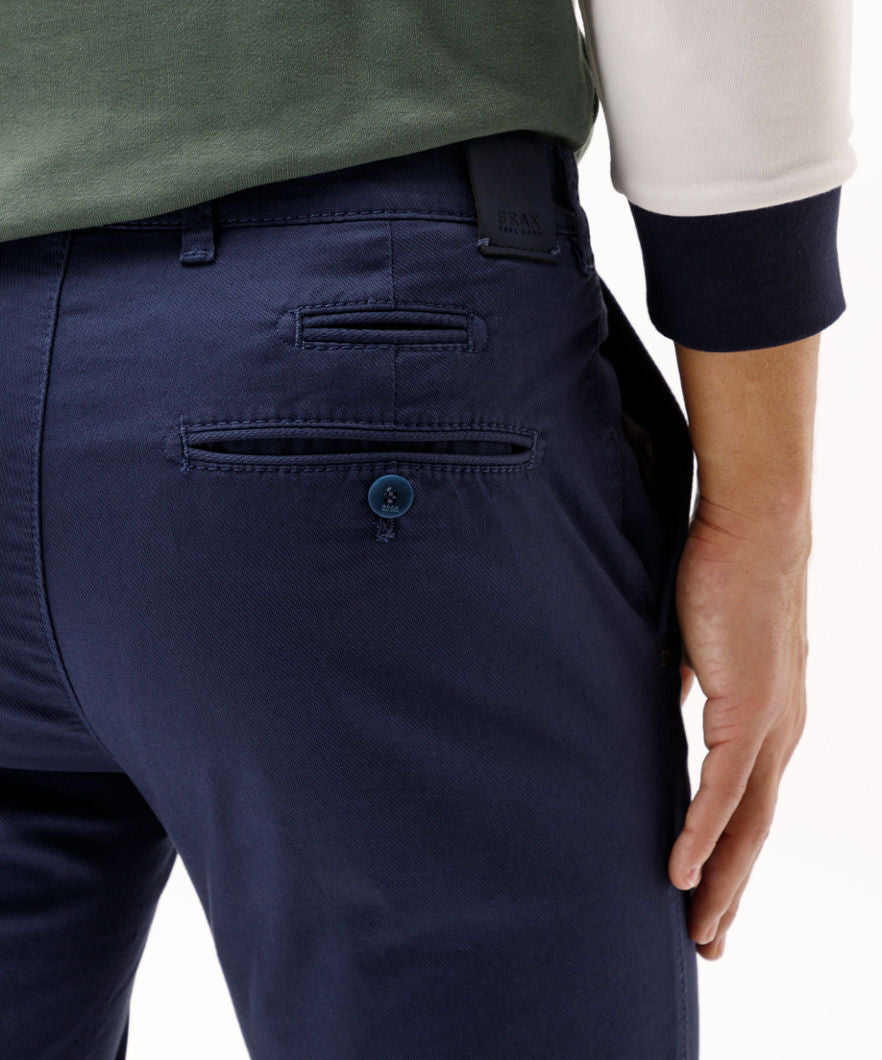 Ultra-elastic Slim Chinos