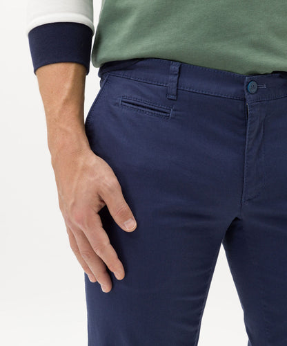 Ultra-elastic Slim Chinos