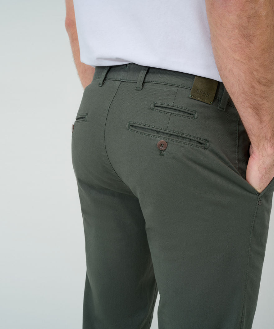 Ultra-elastic Slim Chinos