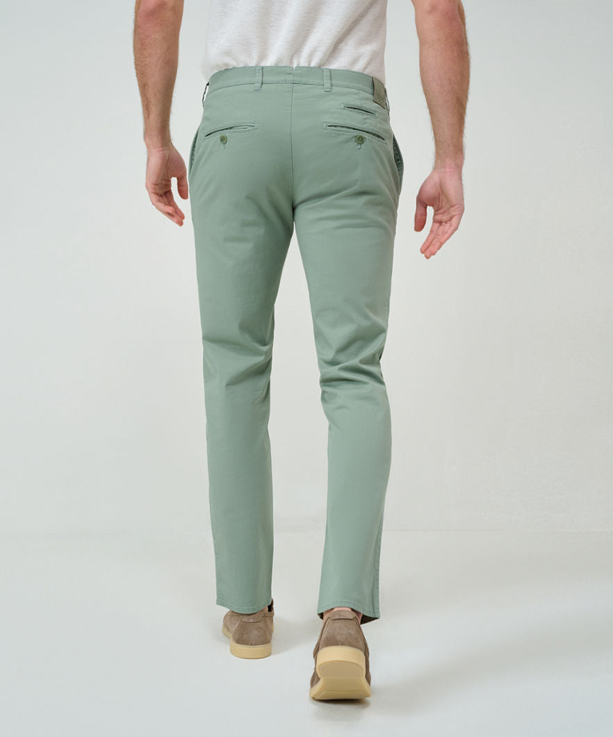 Ultra-elastic Slim Chinos