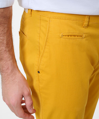 Ultra-elastic Slim Chinos