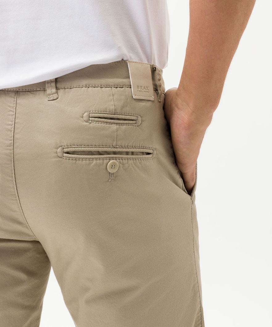 Ultra-elastic Slim Chinos