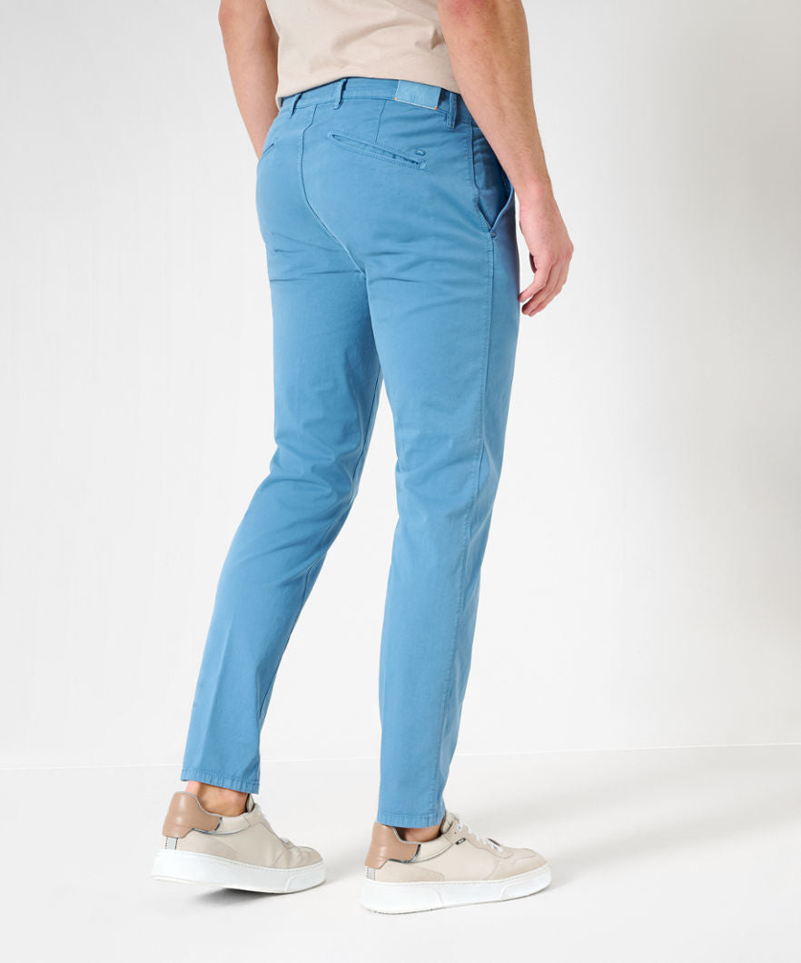 Ultra-elastic Slim Chinos