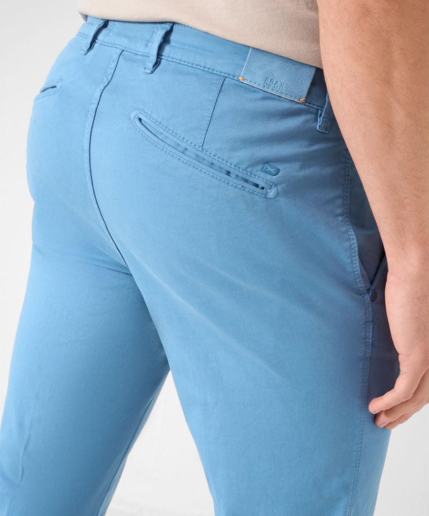 Ultra-elastic Slim Chinos