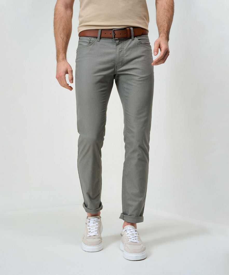 Five-pocket Pants in a Two-toned Look