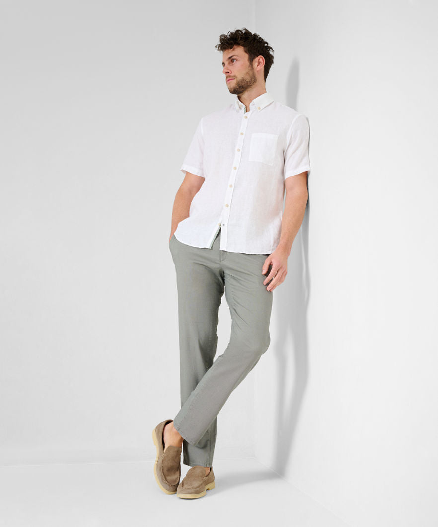 Slim Chinos Made from Hi-Flex Fibers