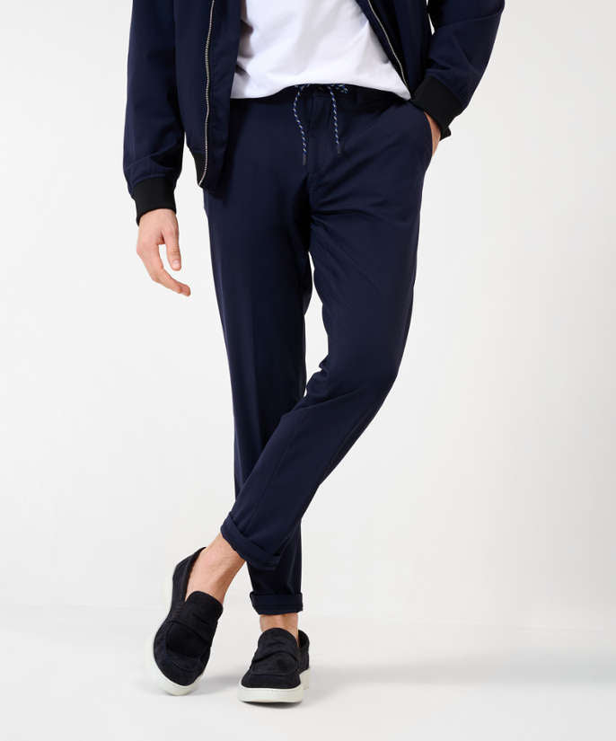 Jog Pants in A Sporty Look