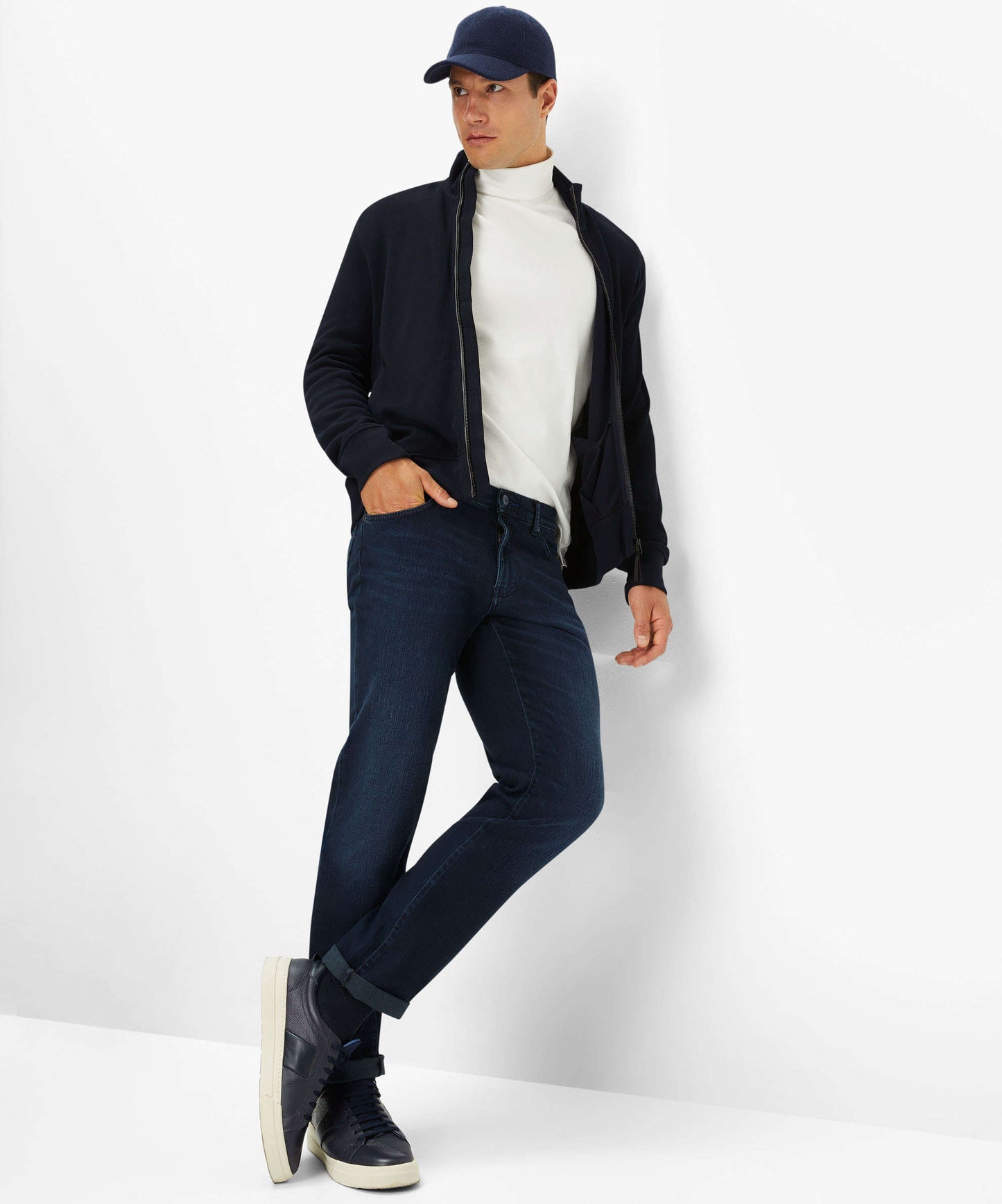 Denim: Five-pocket Jeans in Straight Fit